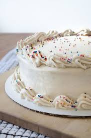 Anniversary whether you're celebrating one year or fifty years, an elegant anniversary cake is the perfect way to show someone how much they're loved. Skip The Fondant Make Picture Perfect Cakes With Paper Towels Instead Food Hacks Wonderhowto
