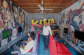 Vous pouvez même dessiner des pistes à suivre pour des figures acrobatiques , ou bien aider un monstre de sel à obtenir sa dose à l'aide d'une ligne. Kina Game World L Unique Salle De Jeux Video De Bujumbura Jimbere