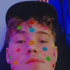 Dylan Macy's Instagram, Twitter & Facebook