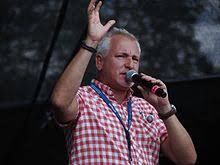 Bayern 3 radyo istasyonundan alman radyo sunucusu matthias matuschik, bts hakkındaki ırkçı yorumları nedeniyle ateş altında. Matthias Matuschik Wikidata