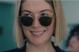 Rosamund mary ellen pike (born in january 1979) is a british actress and narrator. Rosamund Pike In I Care A Lot Schneidiges Biest Mit Fieser Masche Kultur Stuttgarter Zeitung