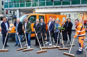 Lieferung 2x mathieu kompaktkehrmaschine azura flex mc210 mit schneebesen und salzstreuer. Stadt Handel Swk Und Gsak Bringen Zentrum Auf Hochglanz Lokalklick Eu