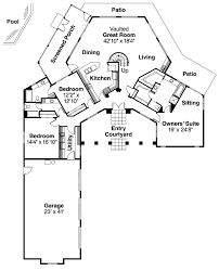 Traditionelles Haus Plan 69774 Mit 3 Bett 3 Bad Garage Fur 3 Autos Erster Grundriss Des Europa In 2020 Garage Fur 3 Autos Traditionelle Hausplane Achteckiges Haus