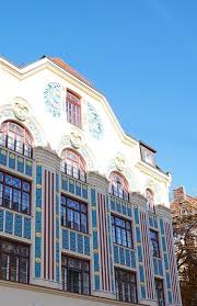 The united states custom house is one of the few, if not the only, examples of art deco architecture in old city, a neighborhood more known for its georgian and federalist structures. Art Nouveau Houses In Munich The Jugendstil