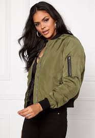 Bomber jack model winter 2019 nooit gedragen superzacht gekocht bij queens in. Vero Moda Dicte Bomber Jacket Ivy Green Bubbleroom