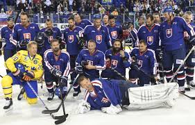 Hokejisti sž olimpije so prvaki alpske hokejske lige. V Exhibicii Legiend Zvitazili Hokejisti Slovenska