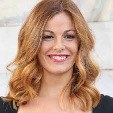 Sembra vicino al rame, ma il rame appare molto più chiaro e con una tonalità più arancione. Capelli Rosso Mogano Castano Chiaro Cambiarestile It