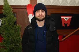 A red make america great again hat was spotted this weekend in brady's locker at gillette stadium. Daniel Radcliffe To Tom Brady Take That Maga Hat Out Of Your Locker Complex
