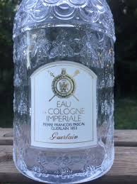 Le plus cher des flacons au monde, le collector dix litres de parfum sexes avec incrustations de véritables diamants ! Flacon Vide Parfum Guerlain 1000ml Luckyfind