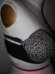 Diy Strapless Bra Select An Old Bra Underwire Bra That Is In Good Condition And Fits Well With Straps That Ca Diy Strapless Bra Bra Hacks Strapless Bra Hacks