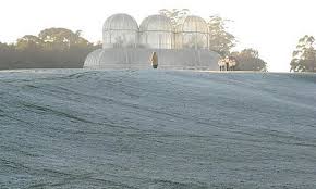 Jun 30, 2021 · junho fecha o mês com as temperatura mais baixas deste ano em curitiba. Bela Geada No Jardim Botanico Curitiba Pr Jardim Botanico Curitiba Curitiba Brasil Curitiba
