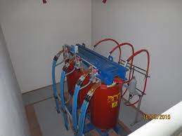 La cabina elettrica comprende in genere anche tutti i dispositivi necessari al controllo ed alla protezione. Cabine Elettriche Mt Bt