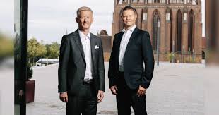 Relativity xr studios is a 3d vr production company producing high quality 3d virtual reality cinema content. Mitgliederversammlung Der Vr Bank Uckermark Randow Eg Beschliesst Nach Erfolgreichem Geschaftsjahr 4 Dividende Wir In Uer