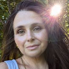 Samantha Leeper's Instagram, Twitter & Facebook