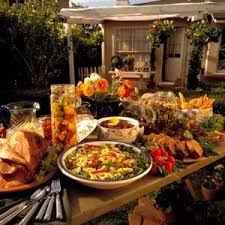 How To Display Food On A Banquet Table Ehow Com Banquet Food Catering Food Displays Food Display Table