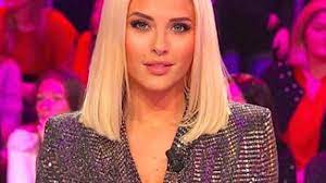 Nabilla benattia en mode sensuelle, jessica thivenin exhibe. Kelly Vedovelli In An Extra Short Skirt Backstage At Tpmp The Reactions Are Unanimous Archyde