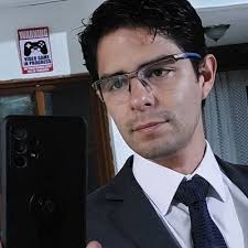 Edgar Lazo (@mind_centered)