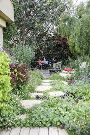 Garden Design For Small Gardens Give Some Room Look Bigger Garden Design Small Gardens Small Garden Design