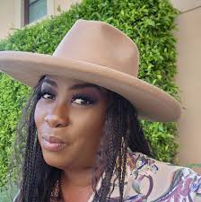 Who can recommend a violinist for an event?