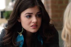 Ranking Aria's Earrings On 'Pretty Little Liars' From Totally Bonkers To  Very Chic — PHOTOS