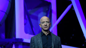 Jeffrey preston bezos is an american business magnate, media proprietor, and investor. Kompaniya Bezosa Otkazalas Schitat Polet Konkurenta Kosmicheskim V Mire Ren Tv