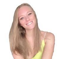 Natasha Maurer's Instagram, Twitter & Facebook