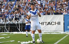 A prolific goalscorer, although he had a bright career as a forward in argentina and france, bianchi is best known as one of the most successful coaches of all time managing vélez sarsfield and boca juniors to a great number of titles each. Mauro Zarate Pidio Disculpas A Los Hinchas Y Velez No Se Guardo Nada
