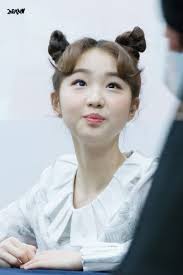 Pin By Vanessa On Yeojin Odd Eyes Korean Girl Groups Olivia Hye