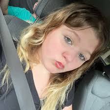 Hi everyone! I am a professional cat photographer and here's the photos  from my final Easter minis of the year! We were visited by the Easter  bunny!