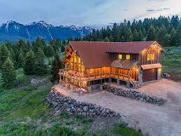 View listing photos, review sales history, and use our detailed real estate filters to find the perfect place. 16 Best Cabin Rentals In Idaho For 2021 With Photos Trips To Discover