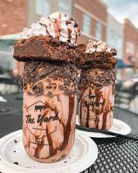 Yardmilkshakes Posted To Instagram Peanut Butter Brownie Bliss Rich Brownie Ice Cream In A Peanut Butter Dipped Yummy Ice Cream Fun Desserts Cute Desserts