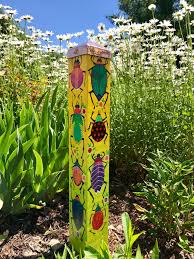 Garden Totem Garden Posts Peace Post Beetles Garden Poles Garden Totem Beautiful Gardens