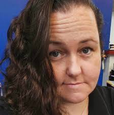 Where to find bird breeders in Warrnambool?