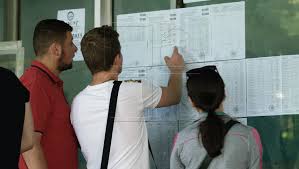 Astfel, din 10.050 de liceeni, 9.203 au promovat examenul de bacalaureat. Bac 2017 Mai Mult De JumÄtate Dintre AbsolvenÅ£ii De Liceu Au Trecut Examenul Din Prima Publika Md Aici Sunt Ètirile