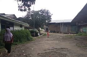 Berapa gajih org yg bekerja didinas penernakan. Perusahaan Peternak Ayam Milik Wna Gaji Karyawannya Dibawah Upah Minimum Kabupaten Cianjur Ekspres