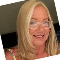 Laura Haak's Instagram, Twitter & Facebook