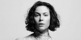 Dayna Porter's Instagram, Twitter & Facebook