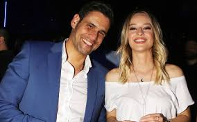 Γιώργος λιάγκας σε δημήτρη ουγγαρέζο: Xwrise O Dhmhtrhs Oyggarezos Kai To Anakoinwse Ston Thleoptiko Aera