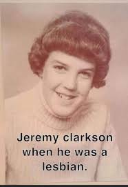 ttsleah Doilookcute Do look cute NEW MESSAGES ttsleah Today at23:25 WHY IS  HE LOOKING AT ME LIKE THAT hes like the male version of peaches