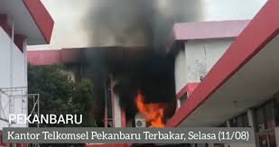 Check spelling or type a new query. Hari Ini Jaringan Telkomsel Lumpuh Gedung Telkom Dan Grapari Telkomsel Di Jalan Hang Tuah Pekanbaru Terbakar