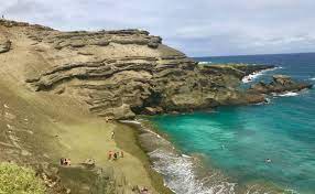 Green sand beach, south point, hawaii | © phil hollman / wikimedia commons. What To Expect At The Big Island S Green Sand Beach PapakÅlea Beach Big Island Travel Blog