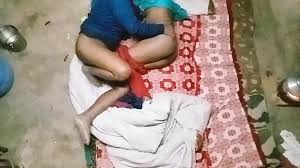 Jasmine sherni angel hostess in una coda di Bollywood