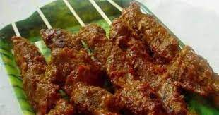 Sate kambing yang lezat dan enak adalah dengan menggunakan daging kambing yang empuk. Resep Sate Komoh Bumbu Rujak Spesial Ala Maminus Maminusantara