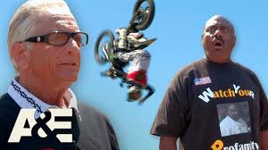 Storage Wars: Barry & Kenny Score Motocross Equipment