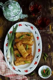 Sebab sosis solo ini jutsru lebih mirip risol ketimbang sosis daging, mengapa namanya bisa disebut sosis solo? Pin Di Indonesian Traditional Cakes Snacks