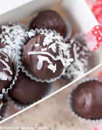 Repeat until all truffles are coated. Double Chocolate Coconut Almond Truffles Sweet And Savoury Pursuits