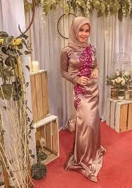 باجو كوروڠ) is a traditional costume originated from sumatra, and malay peninsula, and is traditionally worn by women in brunei, indonesia, malaysia, singapore and southern thailand. 290 Baju Kurung Ideas In 2021 Beautiful Hijab Girl Hijab Hijab Fashion