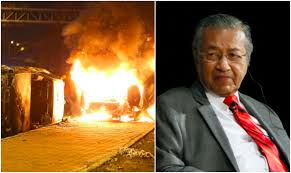 Beberapa suspek kes rusuhan di kuil sri maha mariamman, usj 25, minggu lalu dibawa ke lokasi kejadian. Tun Mahathir Jamin Dalang Rusuhan Kuil Tak Terlepas