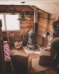 These Tiny Cabins On Instagram Are Micro Homes With Rustic Touches That Each Have A Cozy Design For The Winte Tiny Cabins Interiors Cabin Homes Cabin Interiors