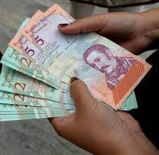 Ab kommendem montag wird venezuela eine zweite rechnungseinheit haben, welche sich an dem maduro setzt große hoffnungen in petro als zweite währung. Krisen Venezolanische Wahrung Verliert 96 Prozent An Wert Welt